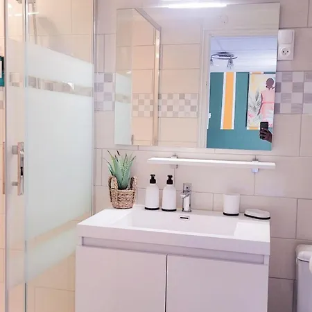 Apartment Echappee Urbaine Rouennaise - Hypercentre - Gare Rive Gauche